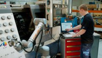 las ventajas de la robótica colaborativa en el stand de Universal Robots en Equiplast 2017